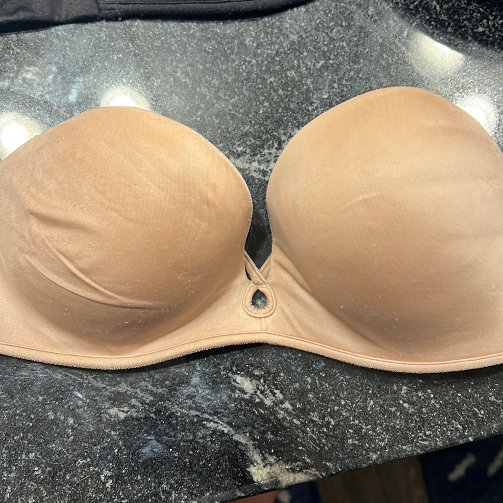 Victoria’s Secret Nude Strapless Bombshell Bra 34A